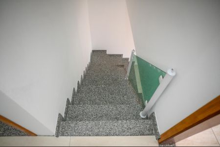 Escada de casa para alugar com 3 quartos, 125m² em Vila Moraes, São Paulo