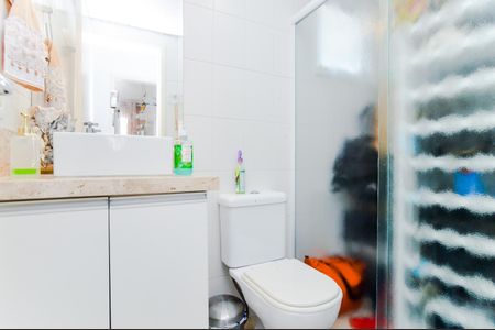 Banheiro Social de apartamento à venda com 2 quartos, 62m² em Vila Rosalia, Guarulhos