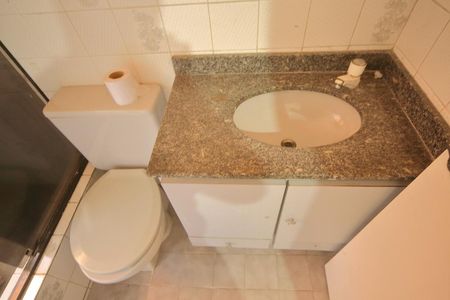 banheiro  de apartamento à venda com 2 quartos, 50m² em Santa Terezinha, São Bernardo do Campo