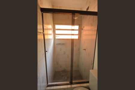 Banheiro social de apartamento à venda com 2 quartos, 50m² em Santa Terezinha, São Bernardo do Campo