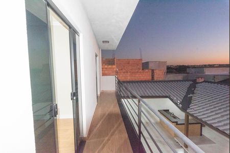 Casa à venda com 200m², 4 quartos e 4 vagas Casa à venda com 200m², 4 quartos e 4 vagasVaranda do Quarto 2