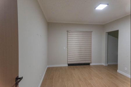 Casa à venda com 200m², 4 quartos e 4 vagas Casa à venda com 200m², 4 quartos e 4 vagasSuíte