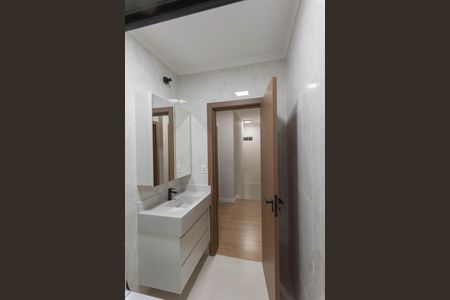 Casa à venda com 200m², 4 quartos e 4 vagas Casa à venda com 200m², 4 quartos e 4 vagasBanheiro