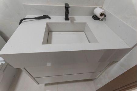Casa à venda com 200m², 4 quartos e 4 vagas Casa à venda com 200m², 4 quartos e 4 vagasBanheiro