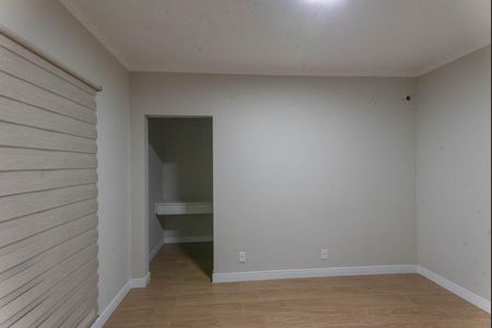 Casa à venda com 200m², 4 quartos e 4 vagas Casa à venda com 200m², 4 quartos e 4 vagasSuíte