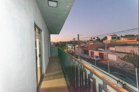 Casa à venda com 200m², 4 quartos e 4 vagas Casa à venda com 200m², 4 quartos e 4 vagasVaranda da Suíte