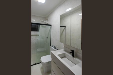 Casa à venda com 200m², 4 quartos e 4 vagas Casa à venda com 200m², 4 quartos e 4 vagasBanheiro