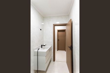 Casa à venda com 200m², 4 quartos e 4 vagas Casa à venda com 200m², 4 quartos e 4 vagasBanheiro