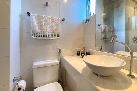Apartamento à venda com 124m², 4 quartos e 3 vagasBanheiro da Suíte 2