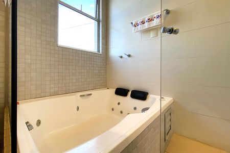 Apartamento à venda com 124m², 4 quartos e 3 vagasBanheiro da Suíte