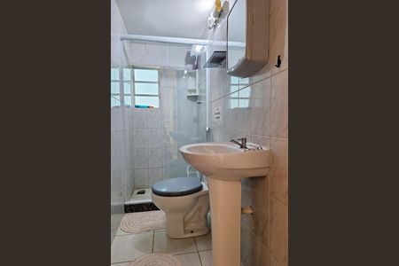 Banheiro de kitnet/studio para alugar com 1 quarto, 60m² em Itaipu, Niterói