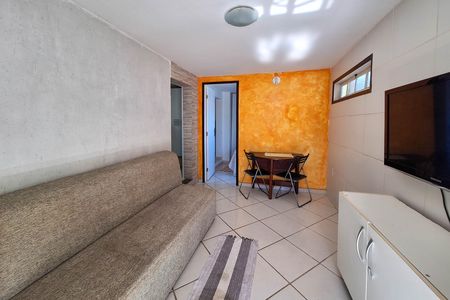 Studio para alugar com 60m², 1 quarto e sem vaga Studio para alugar com 60m², 1 quarto e sem vagaSala
