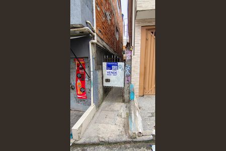 Fachada de casa à venda com 2 quartos, 50m² em Jardim Roberto, Osasco