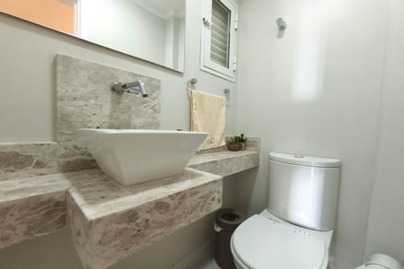 Apartamento à venda com 159m², 4 quartos e 1 vaga Apartamento à venda com 159m², 4 quartos e 1 vagaLavabo