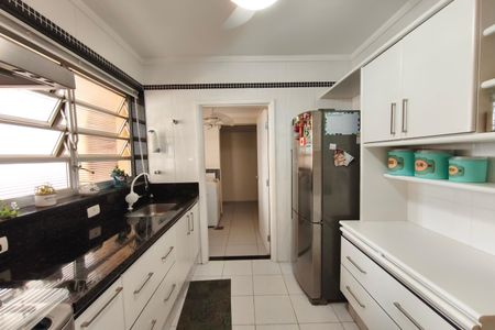 Apartamento à venda com 159m², 4 quartos e 1 vaga Apartamento à venda com 159m², 4 quartos e 1 vagaCozinha