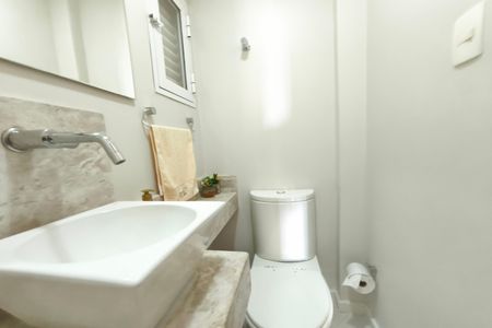Apartamento à venda com 159m², 4 quartos e 1 vaga Apartamento à venda com 159m², 4 quartos e 1 vagaLavabo