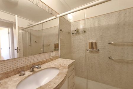 Apartamento à venda com 159m², 4 quartos e 1 vaga Apartamento à venda com 159m², 4 quartos e 1 vagaBanheiro