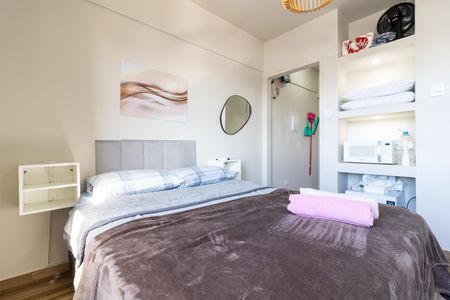 Quarto de kitnet/studio à venda com 1 quarto, 17m² em Centro Histórico, Porto Alegre