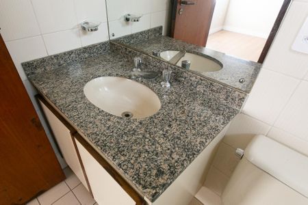 Apartamento à venda com 86m², 3 quartos e 1 vaga Apartamento à venda com 86m², 3 quartos e 1 vagaBanheiro da Suíte