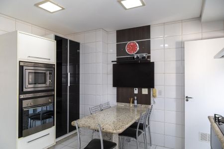 Apartamento para alugar com 153m², 3 quartos e 3 vagasCozinha