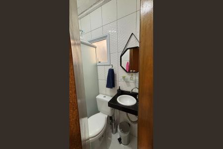 Banheiro de apartamento à venda com 2 quartos, 48m² em Vila Progresso, Santo André