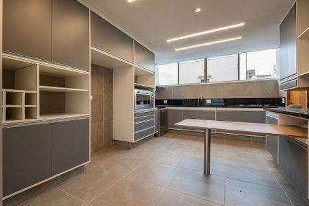 Apartamento à venda com 184m², 3 quartos e 2 vagas Apartamento à venda com 184m², 3 quartos e 2 vagasCozinha