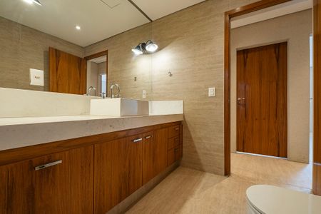 Apartamento à venda com 184m², 3 quartos e 2 vagas Apartamento à venda com 184m², 3 quartos e 2 vagasBanheiro