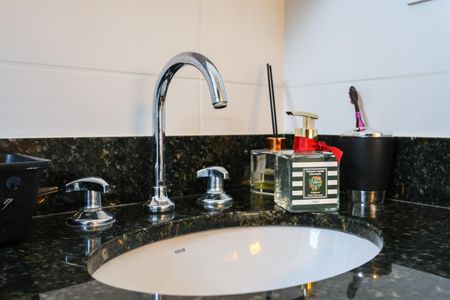 Banheiro da Suíte de apartamento para alugar com 2 quartos, 55m² em Vila Andrade, São Paulo