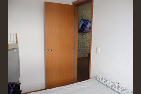Quarto 1 de apartamento para alugar com 2 quartos, 43m² em Cidade São Mateus, São Paulo