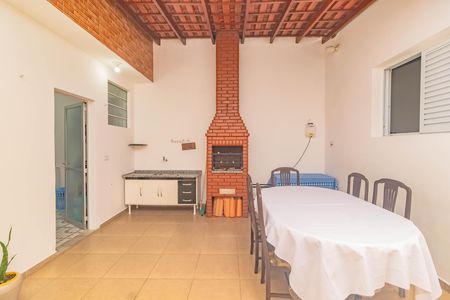 Casa à venda com 5 quartos, 300m² em Cidade Vargas, São Paulo