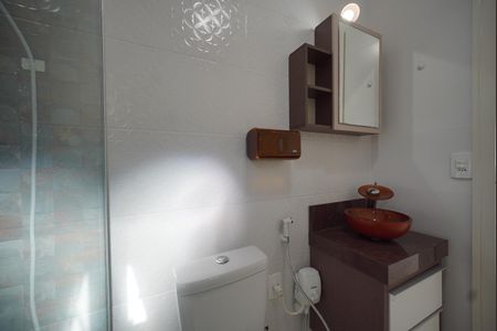 Banheiro de casa para alugar com 1 quarto, 40m² em Forquilhinhas, São José