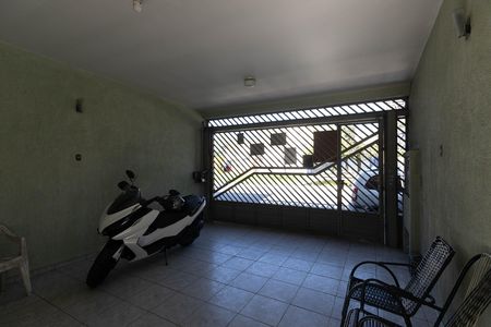 Garagem de casa à venda com 3 quartos, 198m² em Vila Sabrina, São Paulo