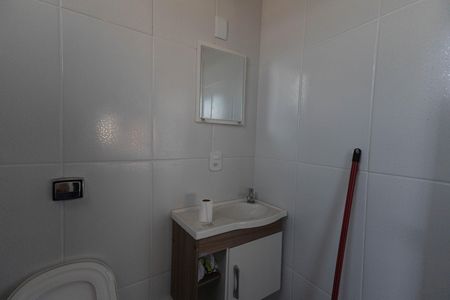 Banheiro 3 de casa à venda com 3 quartos, 198m² em Vila Sabrina, São Paulo