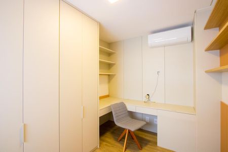Quarto 2 de apartamento à venda com 2 quartos, 90m² em Vila Apiai, Santo André