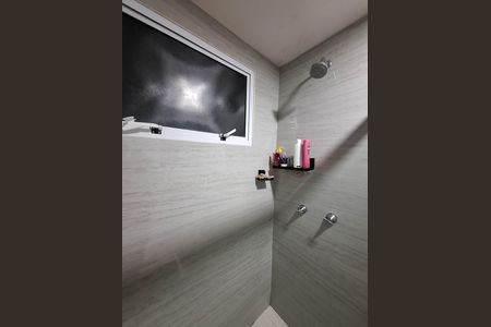 Banheiro de apartamento à venda com 2 quartos, 52m² em Barreto, Niterói