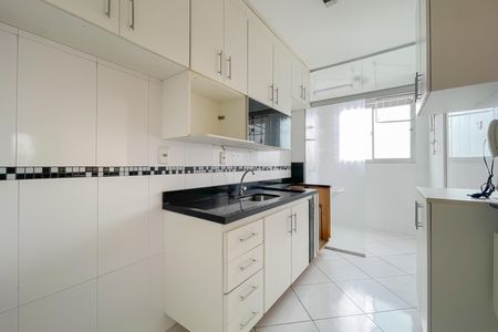 Cozinha de apartamento para alugar com 2 quartos, 53m² em Jardim Roberto, Osasco