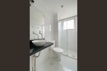 Banheiro de apartamento para alugar com 2 quartos, 53m² em Jardim Roberto, Osasco