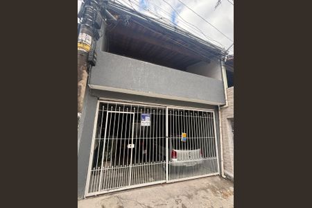 Casa para alugar com 3m², 3 quartos e sem vaga Casa para alugar com 3m², 3 quartos e sem vagaFachada