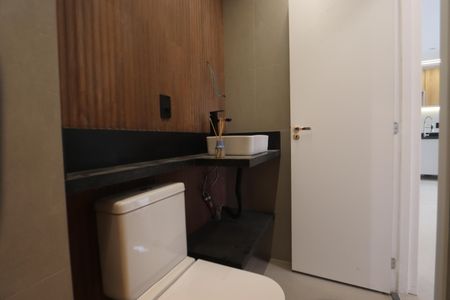 Apartamento à venda com 64m², 2 quartos e 1 vagaBanheiro Social