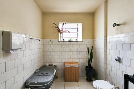 Apartamento para alugar com 174m², 3 quartos e sem vaga Apartamento para alugar com 174m², 3 quartos e sem vagaBanheiro