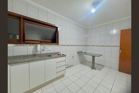 Apartamento para alugar com 75m², 2 quartos e 1 vaga Apartamento para alugar com 75m², 2 quartos e 1 vagaCozinha