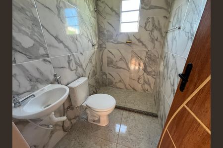 Banheiro de apartamento para alugar com 1 quarto, 30m² em Centro, Duque de Caxias