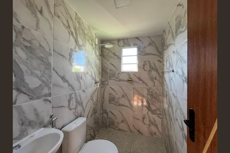 Banheiro de apartamento para alugar com 1 quarto, 30m² em Centro, Duque de Caxias