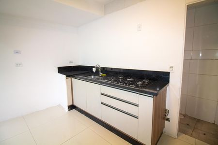 Cozinha de casa para alugar com 2 quartos, 70m² em Vila das Belezas, São Paulo