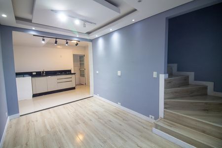 Sala de casa para alugar com 2 quartos, 70m² em Vila das Belezas, São Paulo