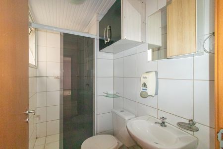 Banheiro de apartamento para alugar com 2 quartos, 42m² em Olaria, Canoas