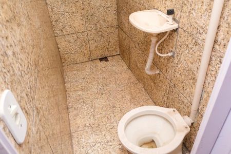 Banheiro de kitnet/studio para alugar com 1 quarto, 35m² em Coréia, Mesquita