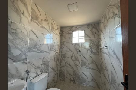 Banheiro de apartamento para alugar com 1 quarto, 30m² em Centro, Duque de Caxias