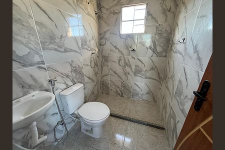 Banheiro de apartamento para alugar com 1 quarto, 30m² em Centro, Duque de Caxias