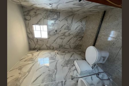Banheiro de apartamento para alugar com 1 quarto, 30m² em Centro, Duque de Caxias